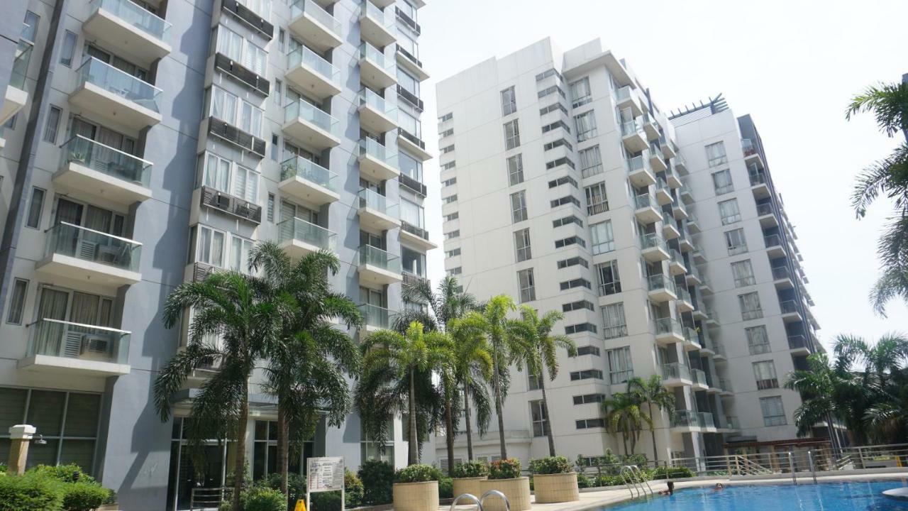 Palm Tree Condos Across Naia3 By Beth Манила Экстерьер фото